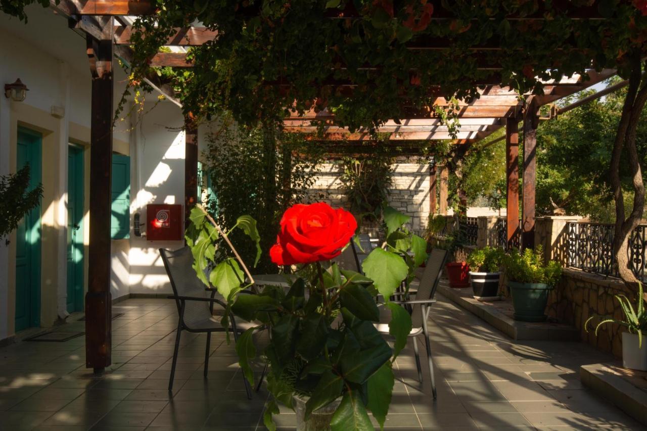Dimitris Villa Hotel Matala  Exterior photo
